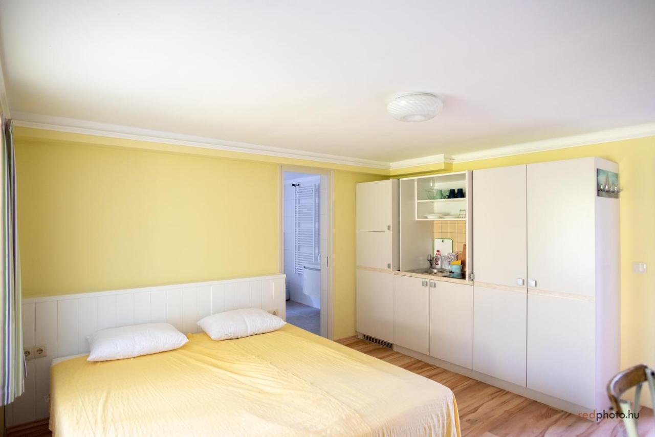 Zefir Apartments Balatonfüred Екстериор снимка