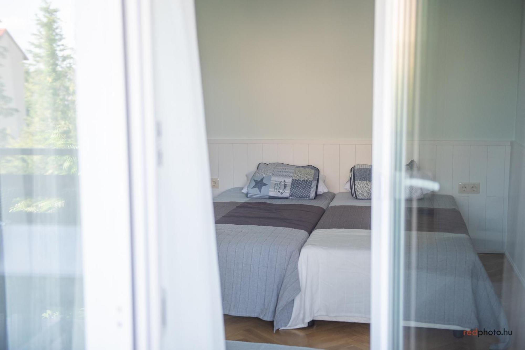 Zefir Apartments Balatonfüred Екстериор снимка
