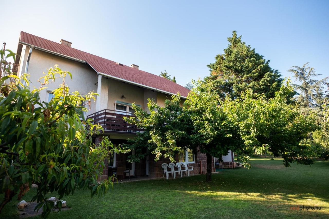 Zefir Apartments Balatonfüred Екстериор снимка